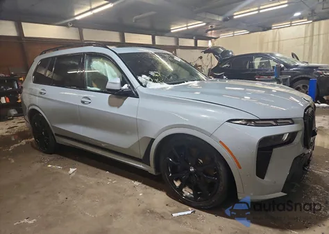 2023 BMW X7 xDrive40I z USA, uszkodzony, nr VIN 5UX23EM06P9N46670